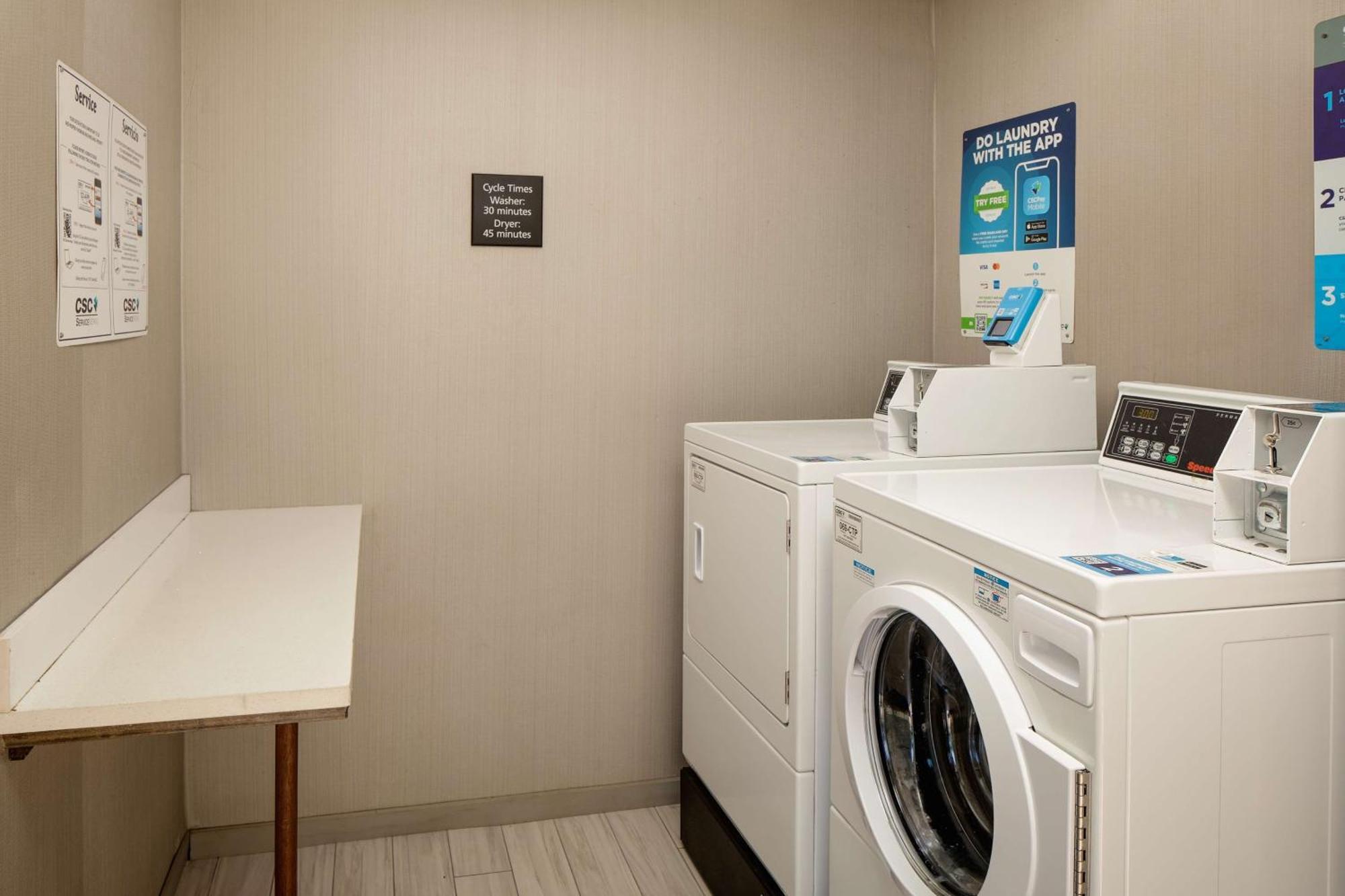 Hampton Inn & Suites Nashville-Airport Buitenkant foto