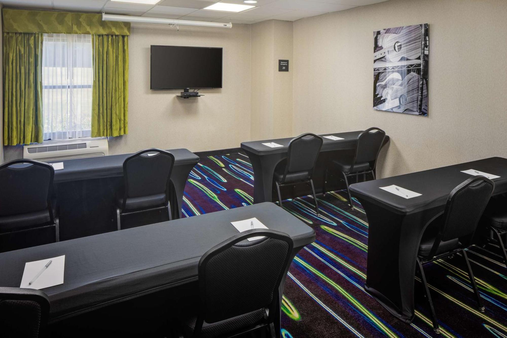 Hampton Inn & Suites Nashville-Airport Buitenkant foto